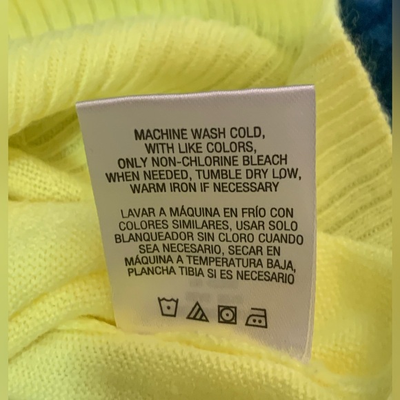 Nicki Minaj sweater NWT - Picture 7 of 7